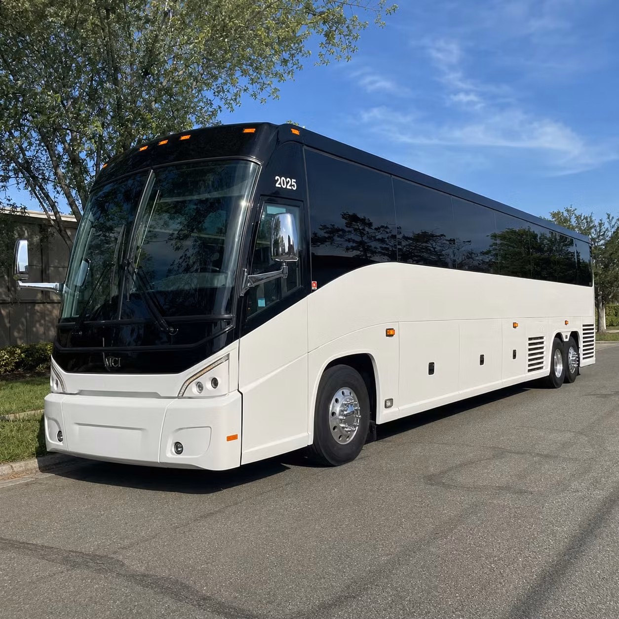 sports team fan charter bus rentals in round rock